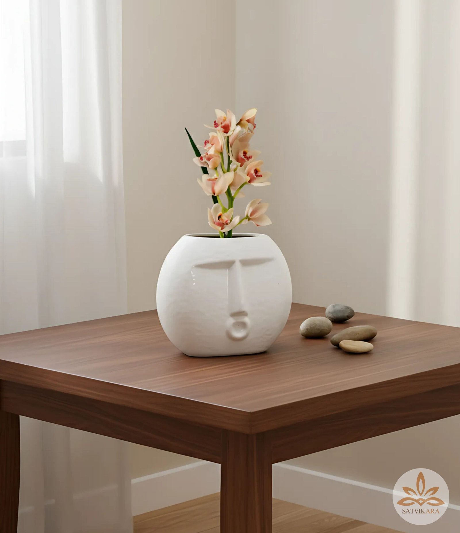 Minimalist White Face Ceramic Vase Minimalist White Face Ceramic Vase
