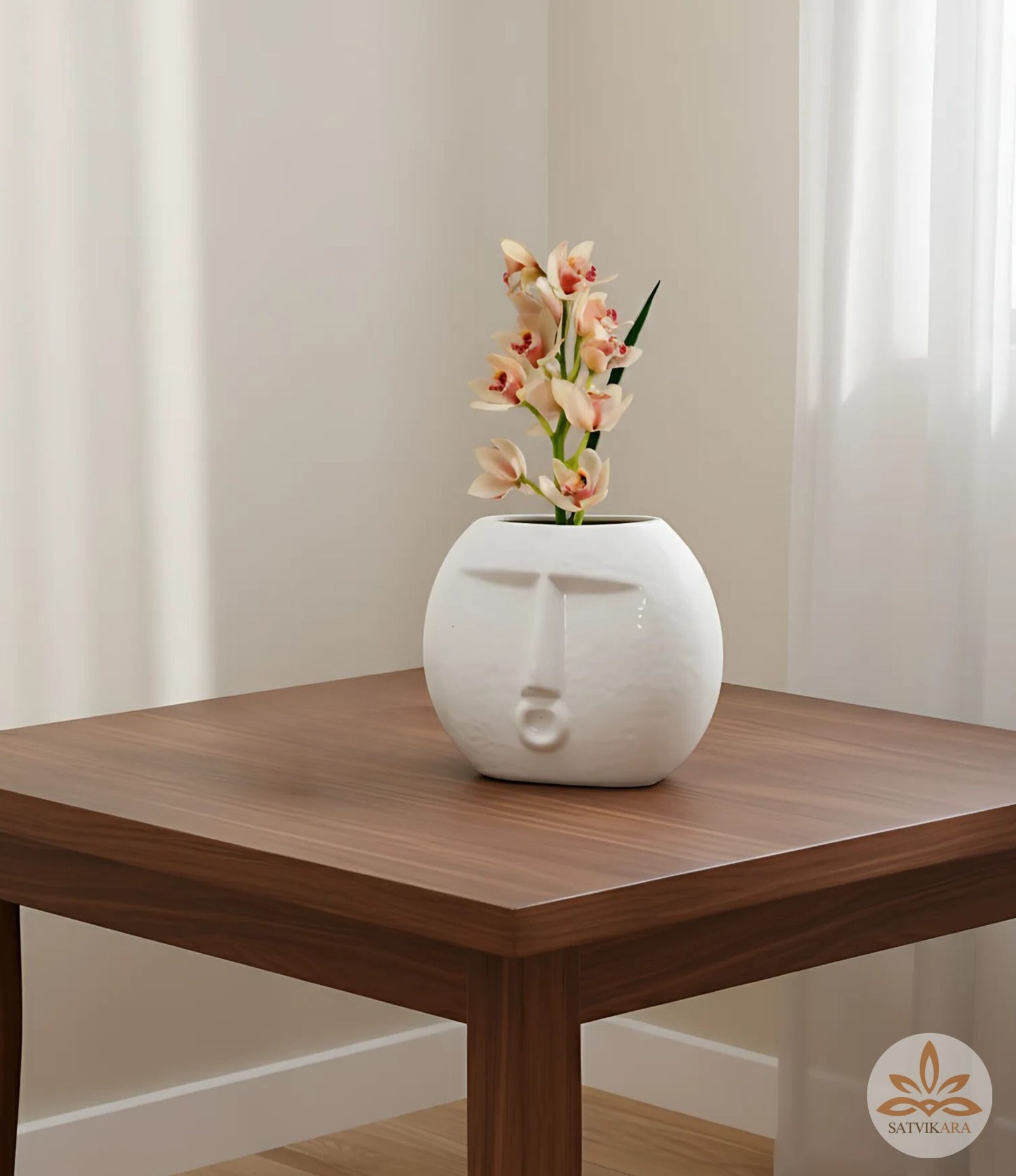 Minimalist White Face Ceramic Vase Minimalist White Face Ceramic Vase