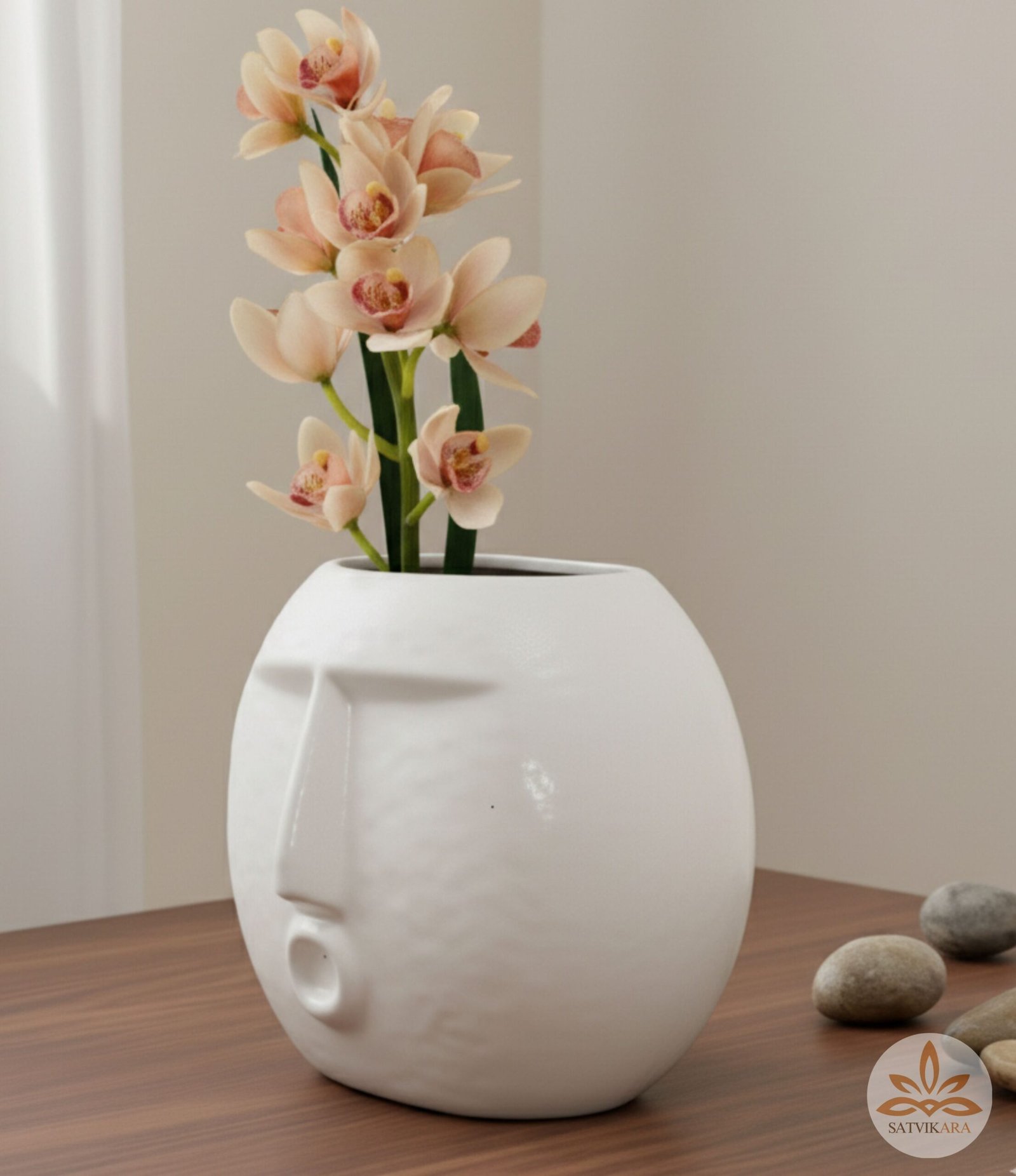 Minimalist White Face Ceramic Vase Minimalist White Face Ceramic Vase